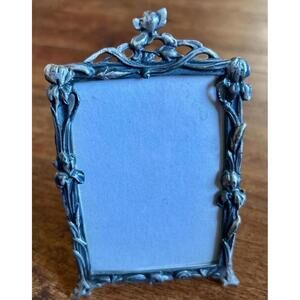 Vintage Crest Ornate Silver Tone Small Picture Frame Floral Design